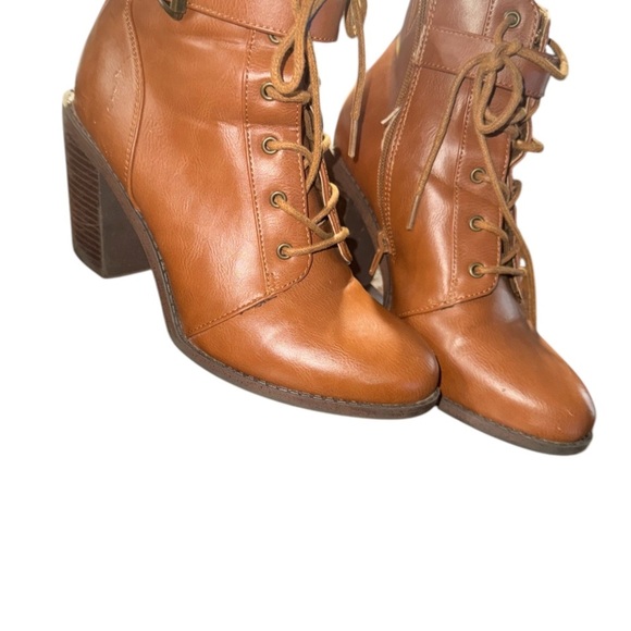 Witchy Women's Tan Lace-Up Ankle Boots - Picture 3 of 4